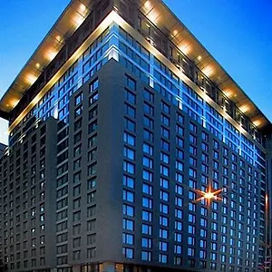 **** Hotel Embassy By Hilton - Canada