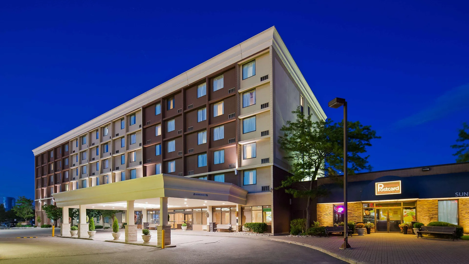 Best Western Plus Toronto Airport Hotel Mississauga